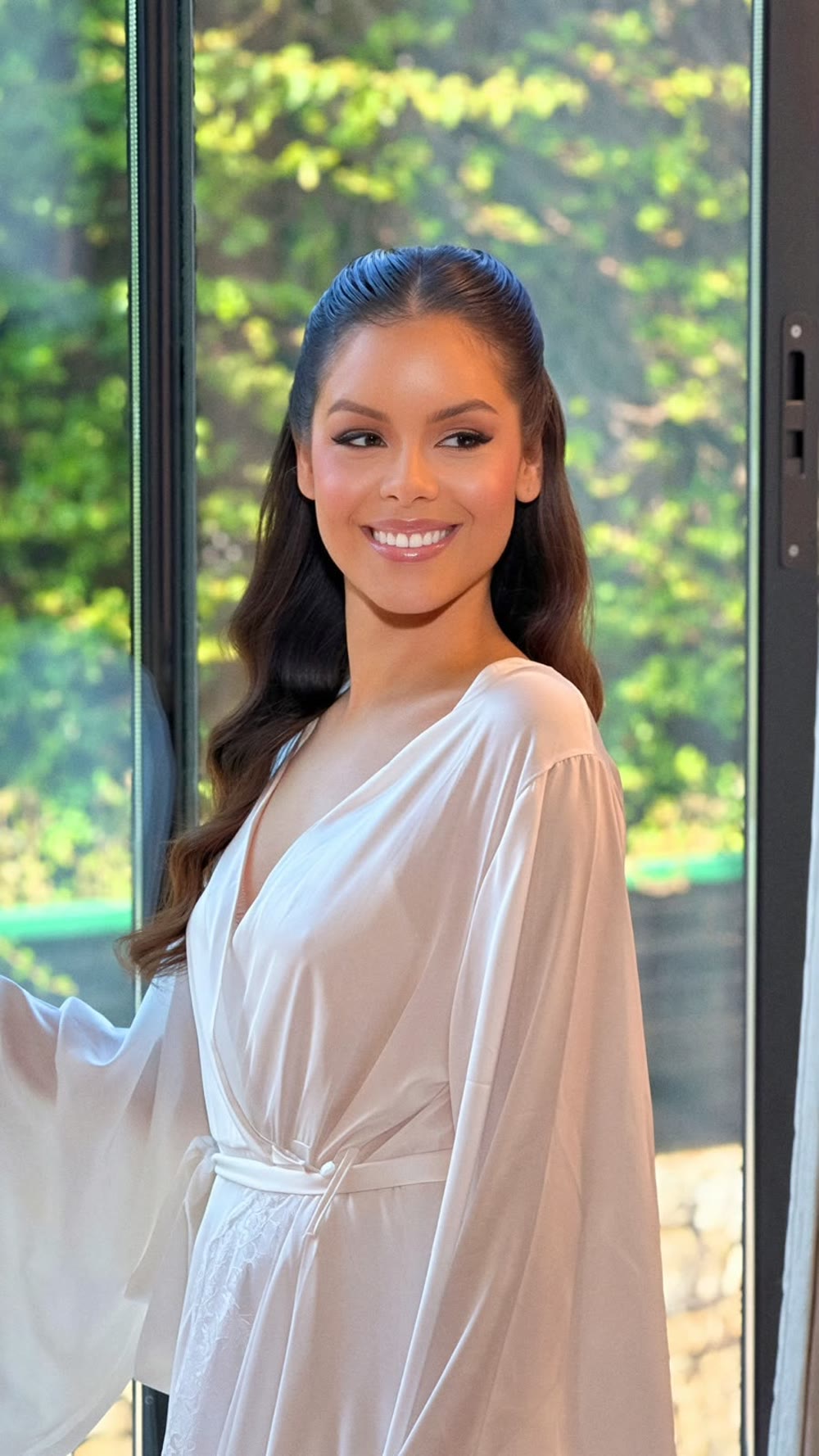 Bride with hair and make-up done at the Art.Z Wellness Club, in Estoril